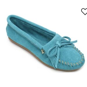 Minnetonka Moccasin Thread Suede Slip-On Comfort Shoes.